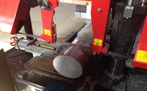 万山卧式带锯床加工时出现明显振荡如何排查？